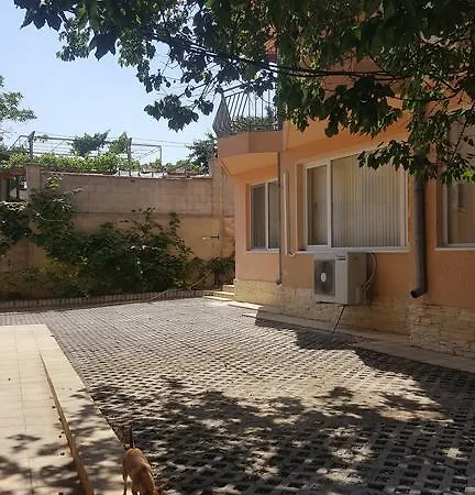 Sunny דירה וארנה